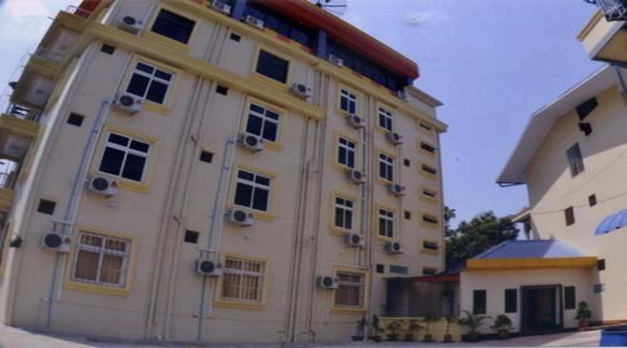 Hotel Shwe Eain Taw Rangoon Buitenkant foto