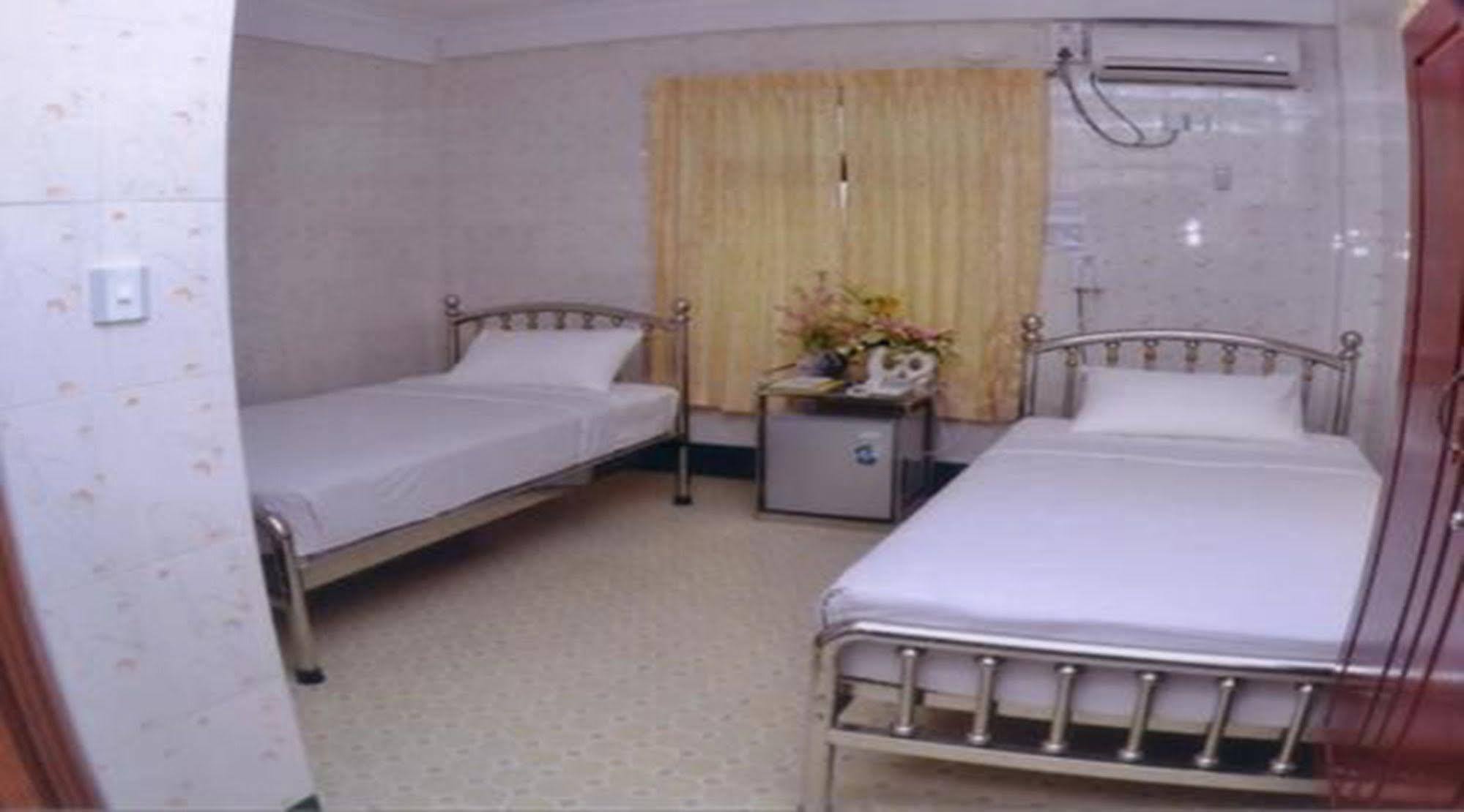 Hotel Shwe Eain Taw Rangoon Buitenkant foto