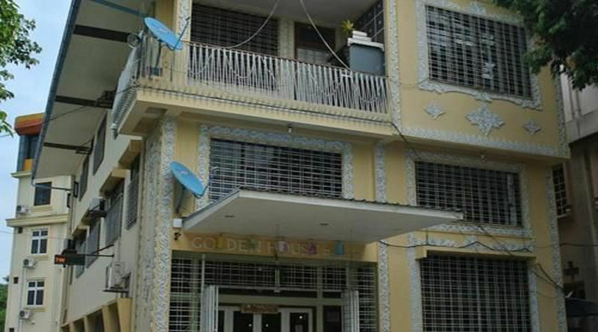 Hotel Shwe Eain Taw Rangoon Buitenkant foto