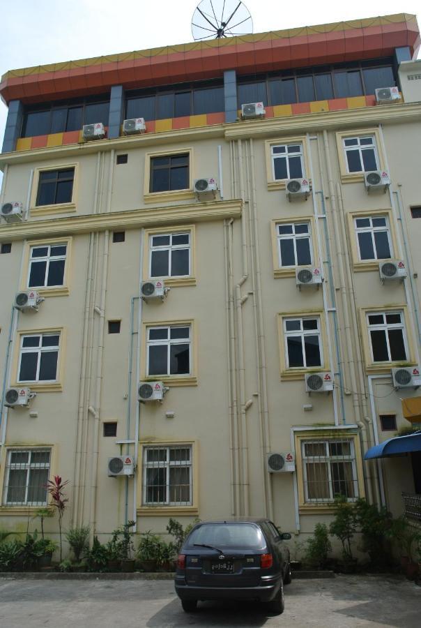 Hotel Shwe Eain Taw Rangoon Buitenkant foto